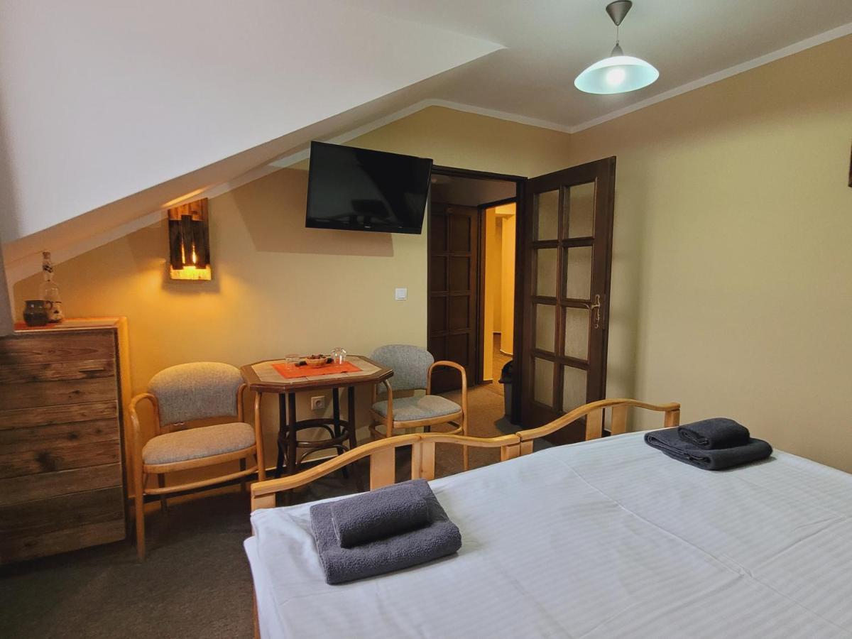 Hotel Stary Mlyn Есеник Экстерьер фото