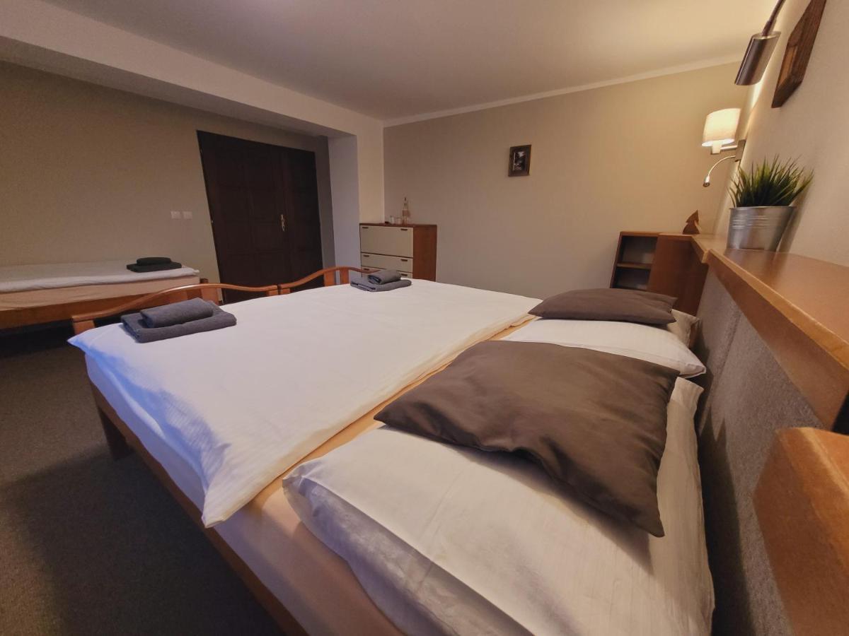 Hotel Stary Mlyn Есеник Экстерьер фото