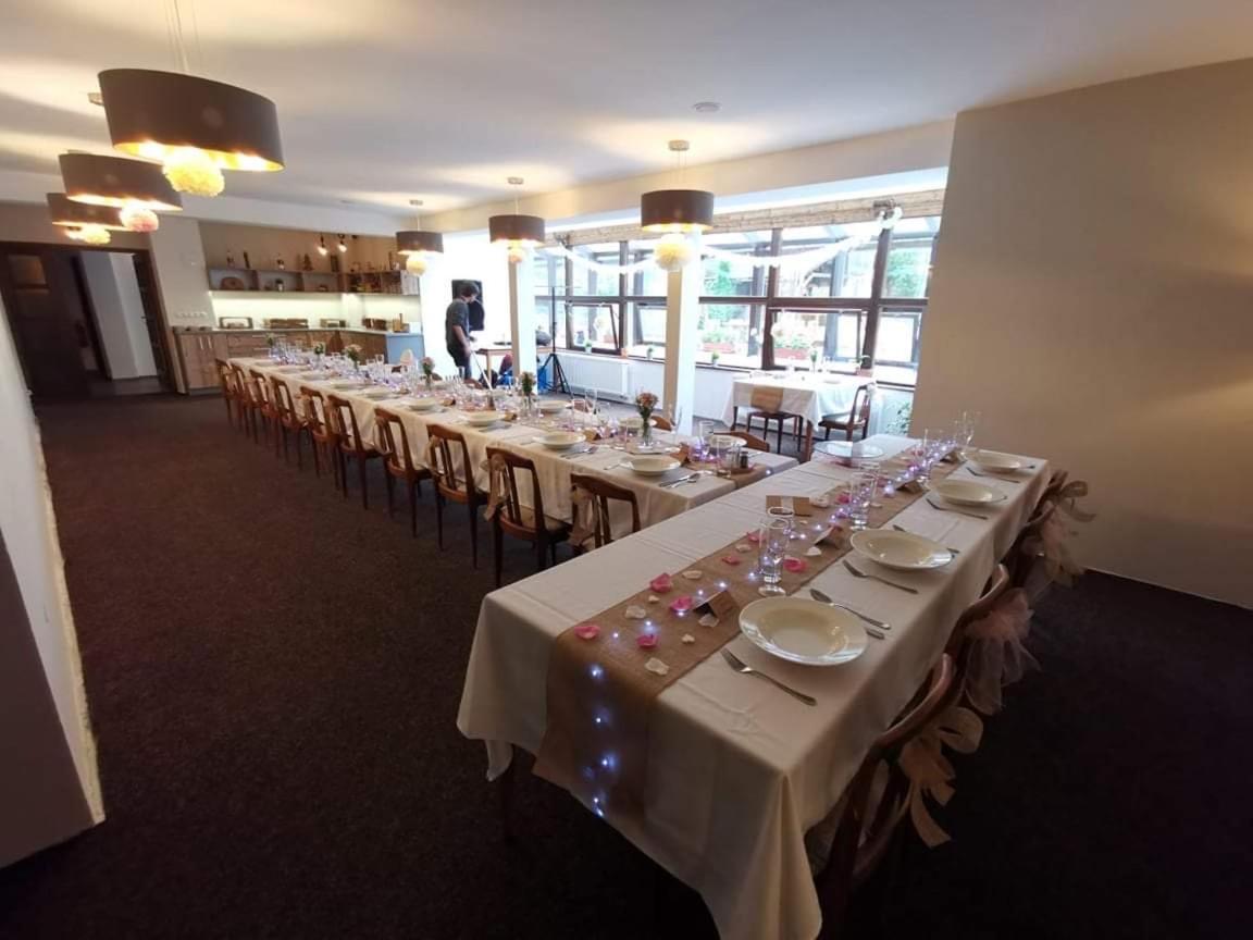 Hotel Stary Mlyn Есеник Экстерьер фото