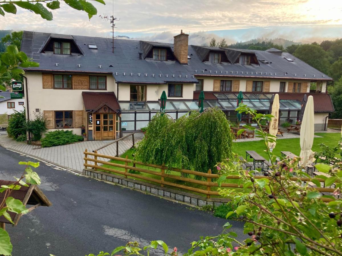 Hotel Stary Mlyn Есеник Экстерьер фото