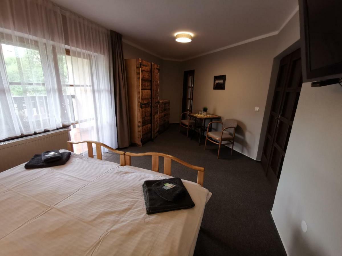 Hotel Stary Mlyn Есеник Экстерьер фото