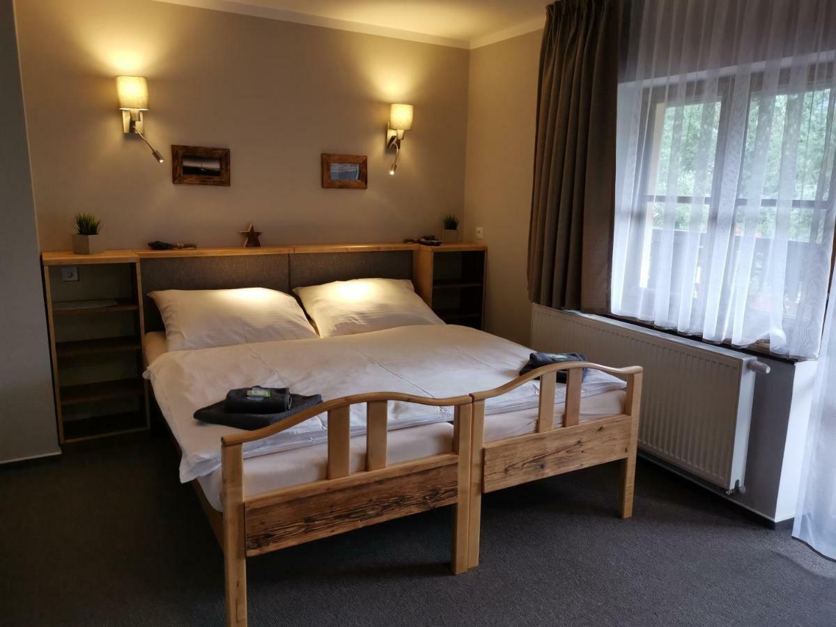 Hotel Stary Mlyn Есеник Экстерьер фото